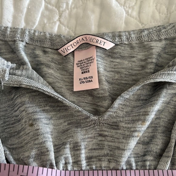 Victorias Secret Tank Top Size XL spaghetti strap Tank Top Heather Gray NWOT - Picture 2 of 9